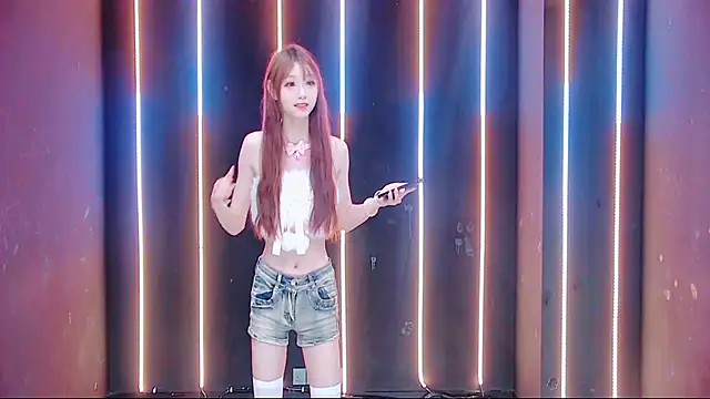 queen-001 online show from October 2025 10:53:02 PM