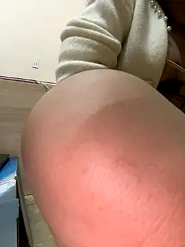 SuhyoCii online show from November 2025 11:29:01 PM