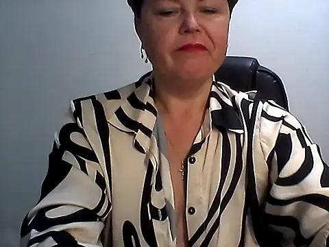 Snapshot of EllaLove2277 chatting on October 2025 05:08:02 AM EllaLove2277 online show from October 2025 05:08:02 AM