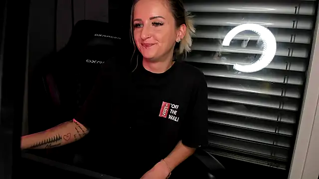 Lyra XX online show from March 2026 09:10:01 PM