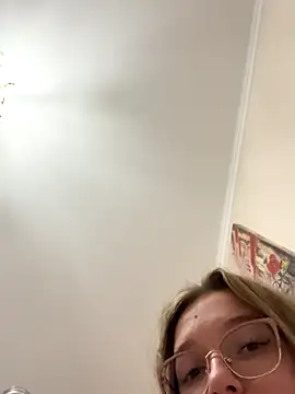 Bellatrisssaa online show from September 2025 04:20:01 PM