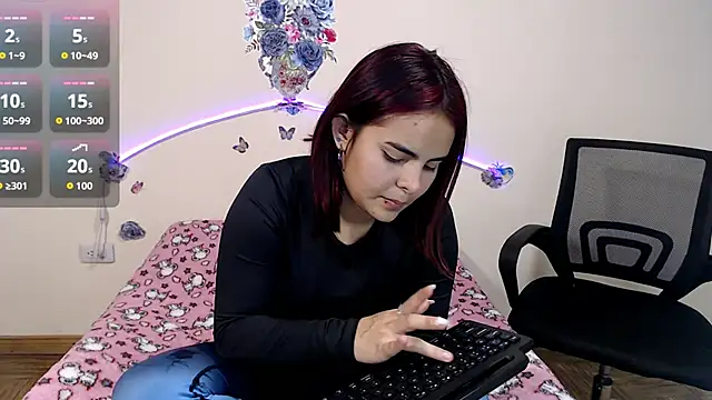 Snapshot of Valeryxs chatting on November 2025 08:35:02 PM Valeryxs online show from November 2025 08:35:02 PM