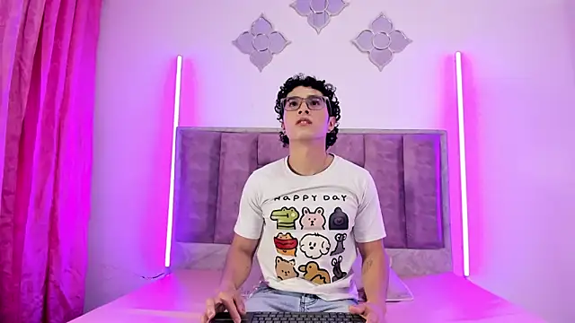 Snapshot of 0anonimo_bottom1 chatting on September 2025 01:02:01 PM 0anonimo bottom1 online show from September 2025 01:02:01 PM