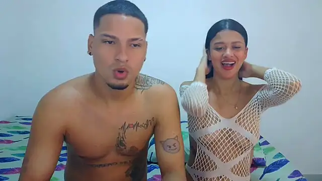 Snapshot of Sexy777Couple chatting on October 2025 01:56:01 AM Sexy777Couple online show from October 2025 01:56:01 AM