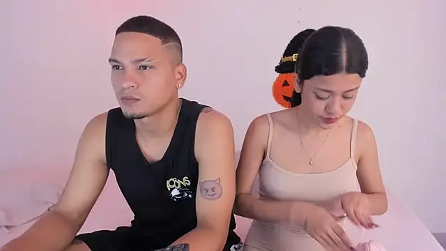 Snapshot of Sexy777Couple chatting on November 2025 12:12:01 AM Sexy777Couple online show from November 2025 12:12:01 AM