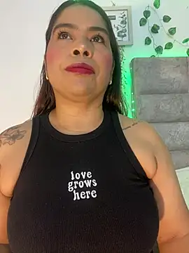 Snapshot of roselyn_caprice chatting on June 2026 08:26:01 PM roselyn caprice online show from June 2026 08:26:01 PM