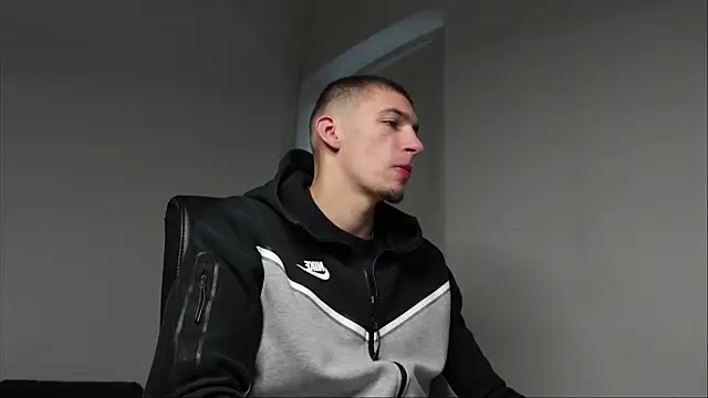 Ryan Dozer online show from October 2025 05:39:01 AM