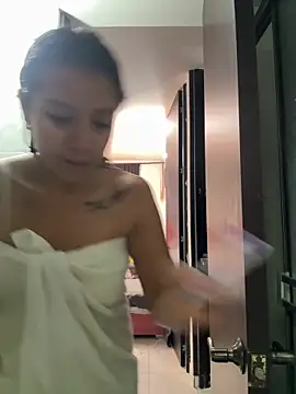 charlottekiss99 online show from April 2026 03:32:01 PM