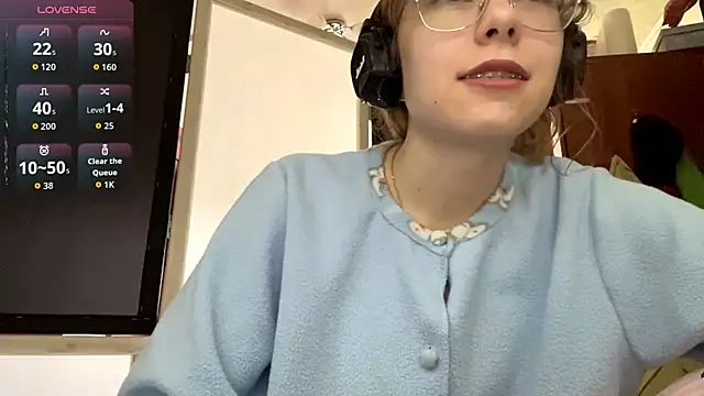 Snapshot of LouieRutt chatting on September 2025 09:31:01 AM LouieRutt online show from September 2025 09:31:01 AM