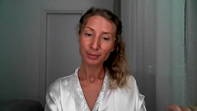 Snapshot of Paevoa chatting on September 2025 08:13:02 AM Paevoa online show from September 2025 08:13:02 AM