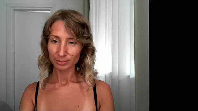 Snapshot of Paevoa chatting on September 2025 12:52:02 PM Paevoa online show from September 2025 12:52:02 PM