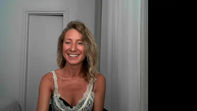 Snapshot of Paevoa chatting on September 2025 08:13:01 PM Paevoa online show from September 2025 08:13:01 PM