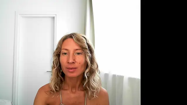 Snapshot of Paevoa chatting on October 2025 07:17:02 AM Paevoa online show from October 2025 07:17:02 AM