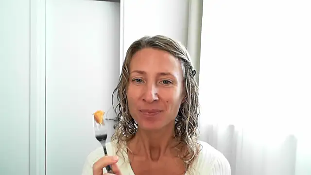 Snapshot of Paevoa chatting on November 2025 09:58:01 AM Paevoa online show from November 2025 09:58:01 AM