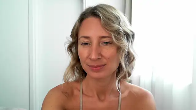 Snapshot of Paevoa chatting on November 2025 09:54:02 AM Paevoa online show from November 2025 09:54:02 AM