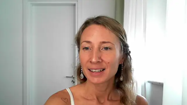 Snapshot of Paevoa chatting on November 2025 10:06:01 AM Paevoa online show from November 2025 10:06:01 AM