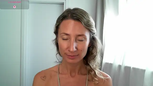 Snapshot of Paevoa chatting on November 2025 09:01:01 AM Paevoa online show from November 2025 09:01:01 AM