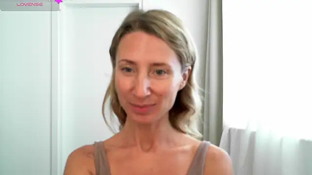 Snapshot of Paevoa chatting on December 2025 09:14:01 AM Paevoa online show from December 2025 09:14:01 AM