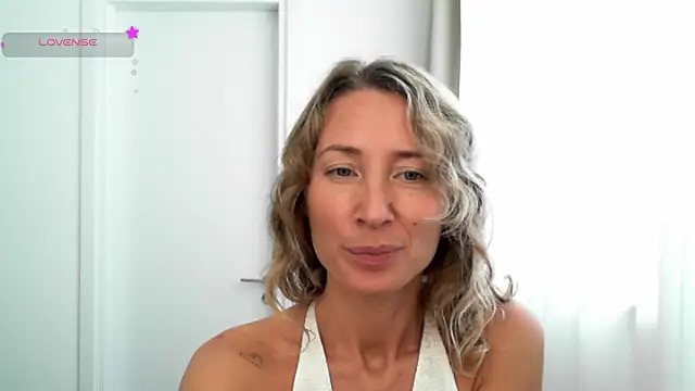 Snapshot of Paevoa chatting on December 2025 09:58:02 AM Paevoa online show from December 2025 09:58:02 AM