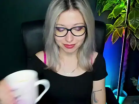 Snapshot of loveHeidi chatting on September 2025 06:24:01 AM loveHeidi online show from September 2025 06:24:01 AM