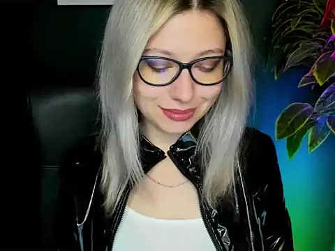 Snapshot of loveHeidi chatting on September 2025 04:25:02 AM loveHeidi online show from September 2025 04:25:02 AM