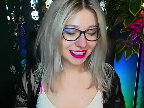 Snapshot of loveHeidi chatting on October 2025 04:45:02 AM loveHeidi online show from October 2025 04:45:02 AM