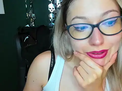 Snapshot of loveHeidi chatting on October 2025 09:22:02 AM loveHeidi online show from October 2025 09:22:02 AM