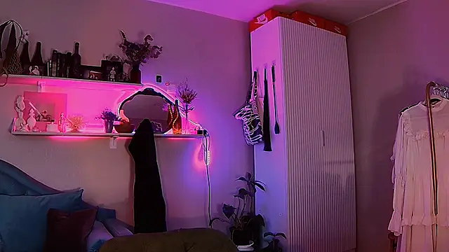 Yoka paradoXXX online show from May 2026 09:28:01 AM
