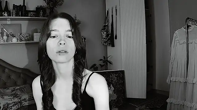 Yoka paradoXXX online show from May 2026 08:32:02 AM