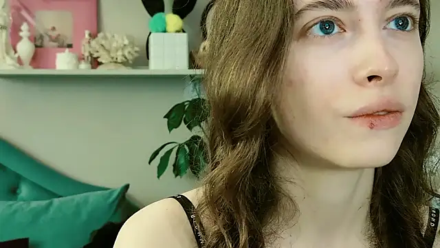 Yoka paradoXXX online show from May 2026 09:15:02 AM