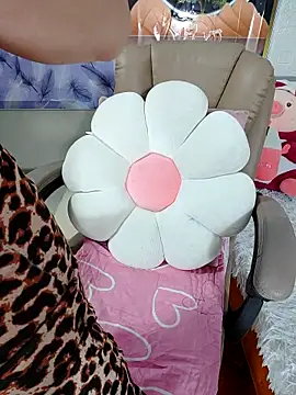 Snapshot of LadyMaiMai chatting on February 2026 08:16:01 PM LadyMaiMai online show from February 2026 08:16:01 PM