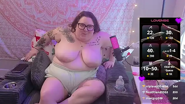 brookenicole3003 online show from May 2026 04:45:02 PM