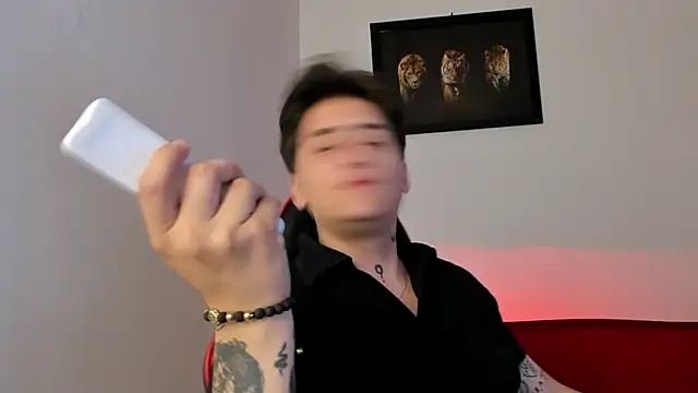 Snapshot of PeytonBox chatting on September 2025 11:21:01 AM PeytonBox online show from September 2025 11:21:01 AM