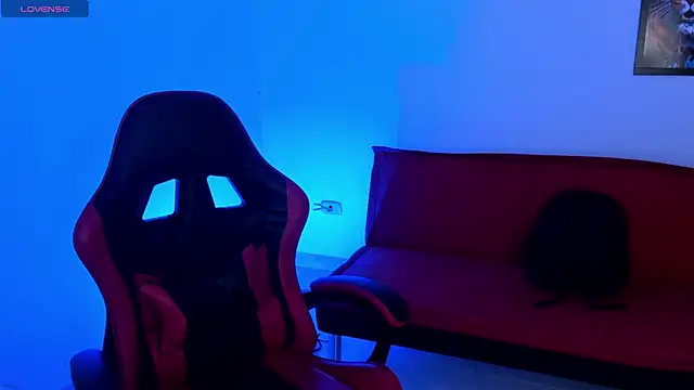 Snapshot of PeytonBox chatting on September 2025 11:35:02 AM PeytonBox online show from September 2025 11:35:02 AM