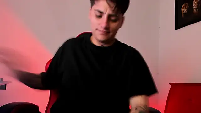 Snapshot of PeytonBox chatting on September 2025 11:58:01 AM PeytonBox online show from September 2025 11:58:01 AM