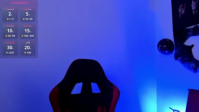 Snapshot of PeytonBox chatting on October 2025 11:39:02 AM PeytonBox online show from October 2025 11:39:02 AM