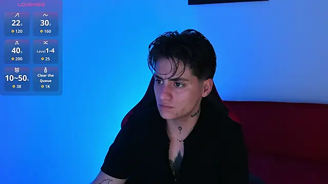 Snapshot of PeytonBox chatting on November 2025 11:33:01 AM PeytonBox online show from November 2025 11:33:01 AM