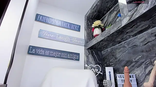 Snapshot of foxy_zoe chatting on November 2025 06:06:02 PM foxy zoe online show from November 2025 06:06:02 PM