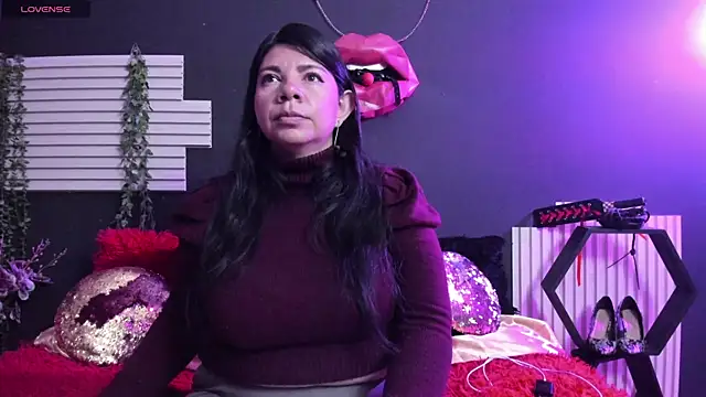 kinky momm online show from June 2026 02:26:01 PM