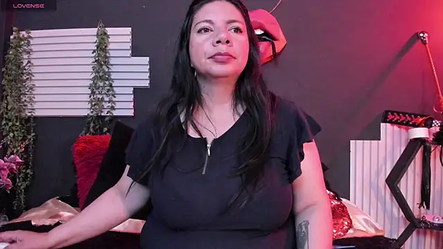 kinky momm online show from July 2026 03:21:01 PM