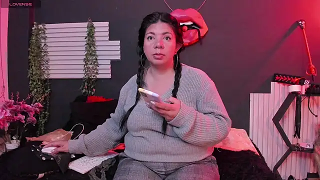 kinky momm online show from August 2026 02:52:02 PM