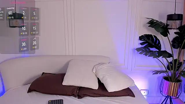 Dafne Hillss online show from November 2025 12:52:01 PM