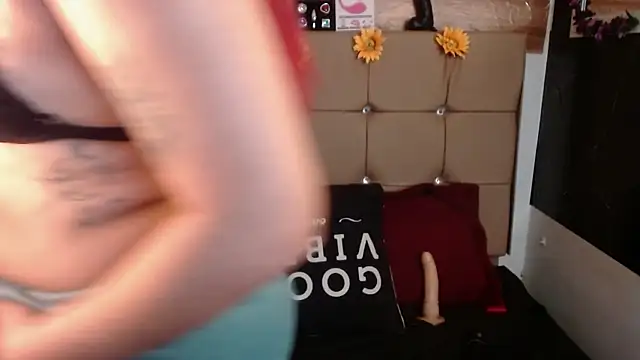 MIA  SPENCER online show from November 2025 08:22:01 PM