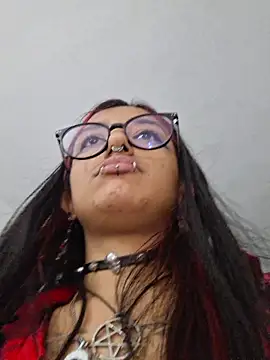 carolinerue online show from April 2026 04:37:01 AM