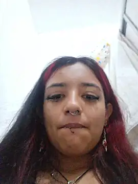 carolinerue online show from April 2026 11:46:02 PM
