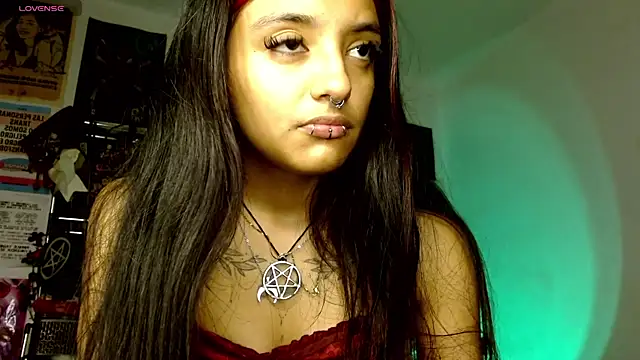 carolinerue online show from April 2026 08:31:02 AM