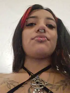 carolinerue online show from May 2026 02:19:01 AM
