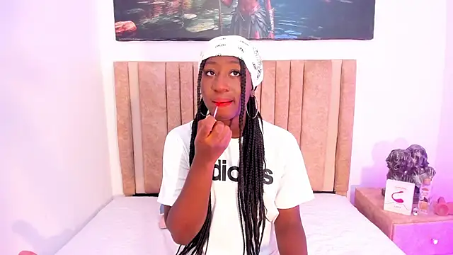 Madison Monroe  online show from October 2025 12:16:02 PM