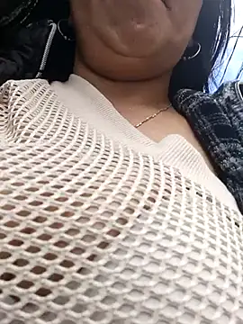 Snapshot of Misshot_01 chatting on October 2025 06:37:01 PM Misshot 01 online show from October 2025 06:37:01 PM