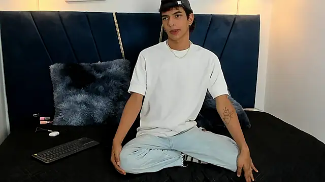 maicol cum23 online show from September 2025 01:33:01 PM